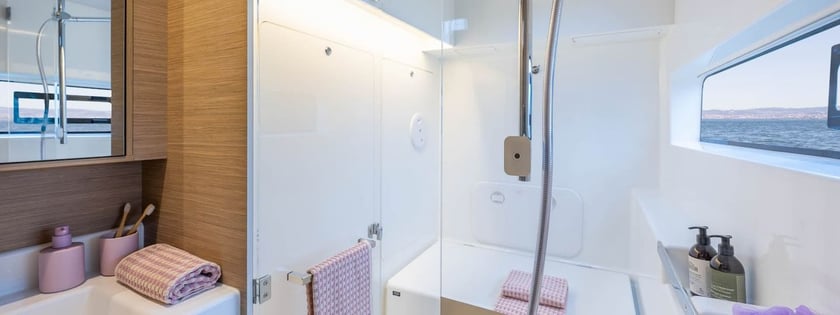 Kaštel Gomilica Catamarano cabina 4  cuccette 8  10  ospiti 11.38 m Numero dell'inserzione: #27378 3