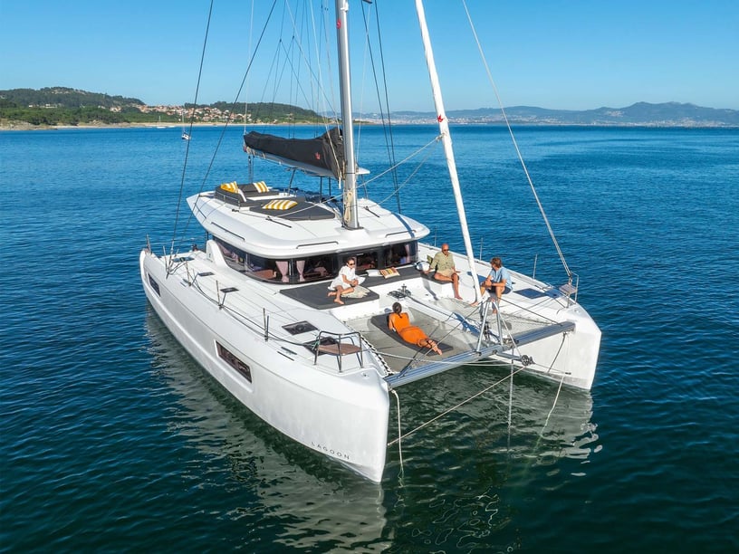 Nea Peramos - Attica Catamaran 6 cabin 10 berths 10 guests 13.85 m Listing Number: #27387