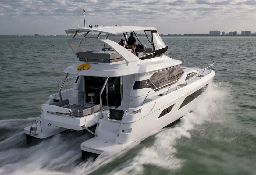 Cannigione Catamaran Cabine 3  8  slaapplaatsen 8  gasten 13.44 m Lijstnummer: #27402 3