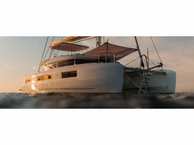 Kaštel Gomilica Catamarán Cabina 6  12  literas 12  invitados 15.6 m Número de anuncio: #27404