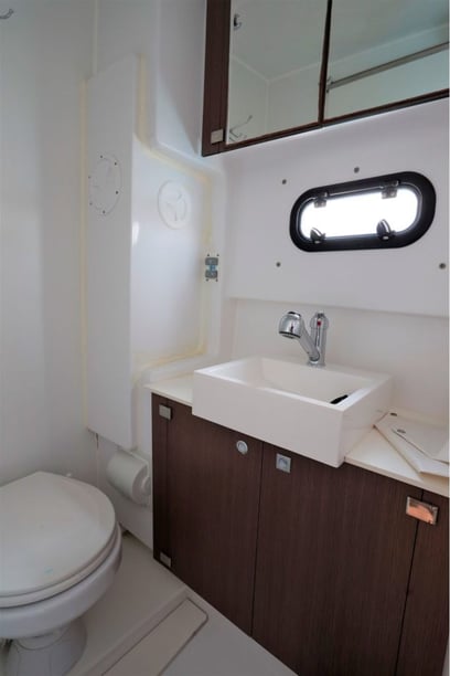 Athen Katamaran 4 Kabine 8 Liegeplätze 8 Gäste 12.35 m Nummer des Inserats: #27406 3