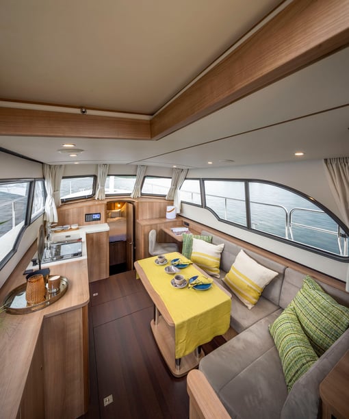 Le Landeron Sürat Teknesi 2 kabin Konaklama 4 kişi Seyir 4 kişi 10.7 m İlan No: #27409 3