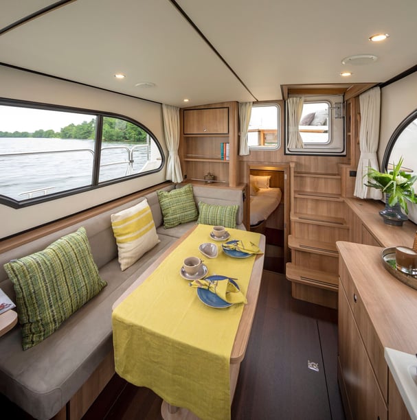 Le Landeron Sürat Teknesi 2 kabin Konaklama 4 kişi Seyir 4 kişi 10.7 m İlan No: #27409 5