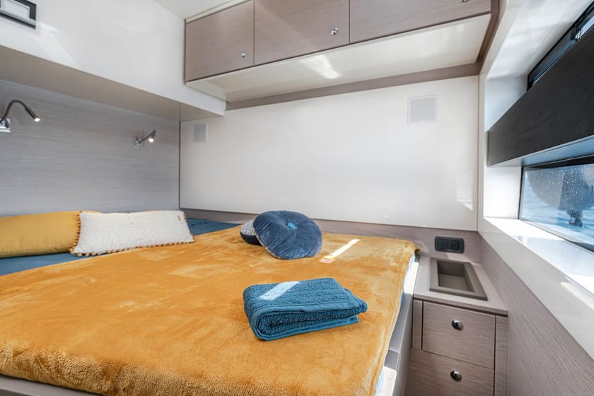 Cogolin Katamaran 5 kabin Konaklama 10 kişi Seyir 10 kişi 17.01 m İlan No: #27429 3