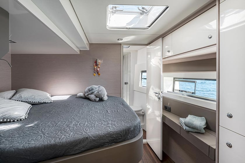 Cogolin Katamaran 5 kabin Konaklama 10 kişi Seyir 10 kişi 17.01 m İlan No: #27429 4