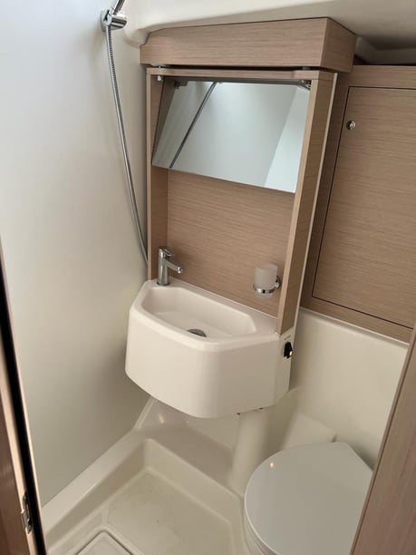 Capo d'Orlando Velero Cabina 6  12  literas 12  invitados 14.98 m Número de anuncio: #27447 3