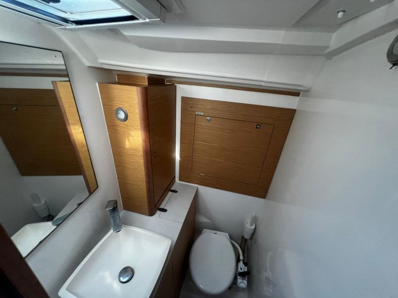 Syvota Sailboat 3 cabin 8 berths 8 guests 12.02 m Listing Number: #27455 4