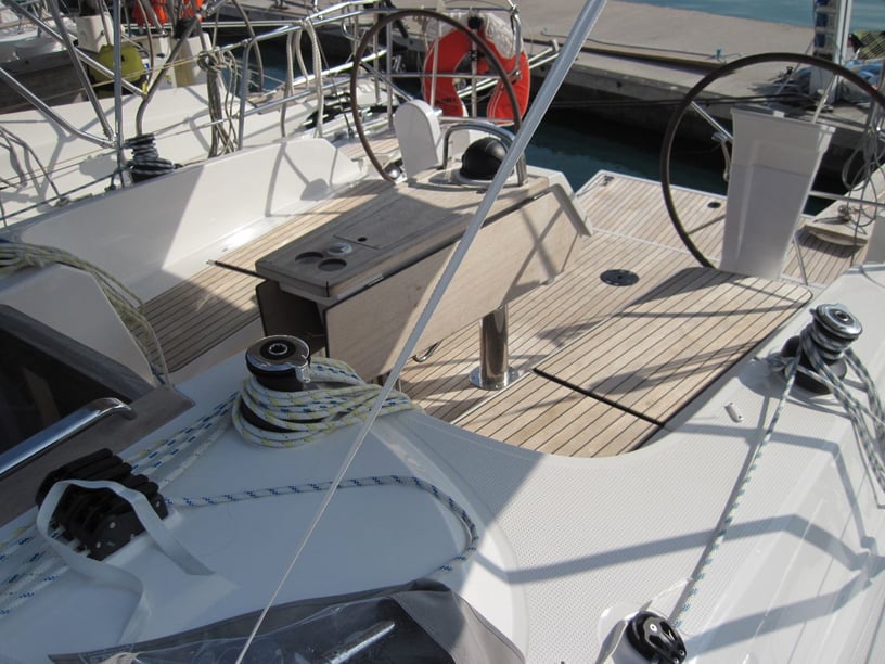 Capo d'Orlando Sailboat 3 cabin 8 berths 8 guests 10.9 m Listing Number: #27456 5