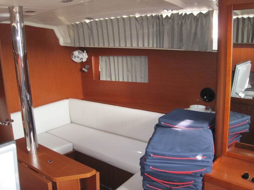 Capo d'Orlando Sailboat 3 cabin 8 berths 8 guests 11.97 m Listing Number: #27457 2
