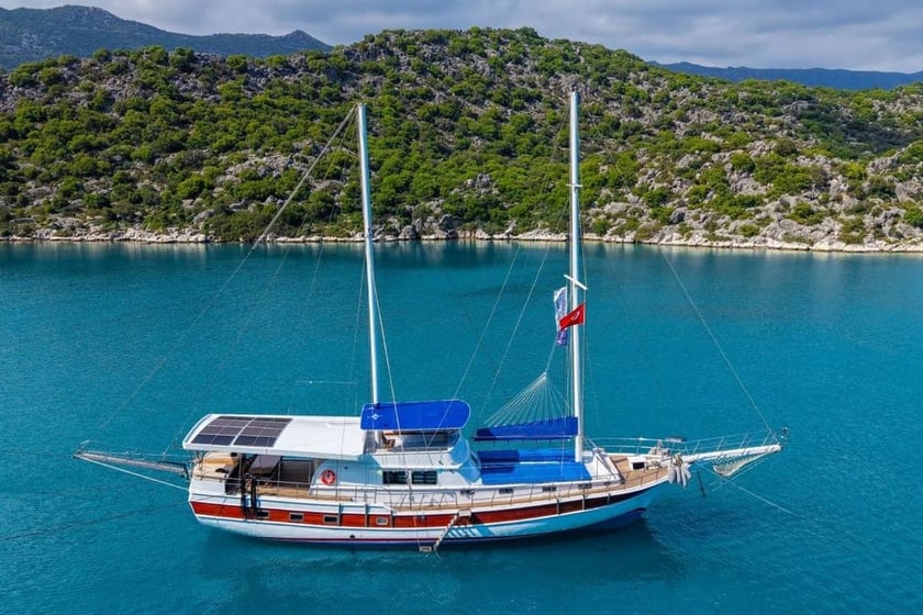 Fethiye Gulet 8 kabin Konaklama 16 kişi Seyir 16 kişi 25 m İlan No: #27470