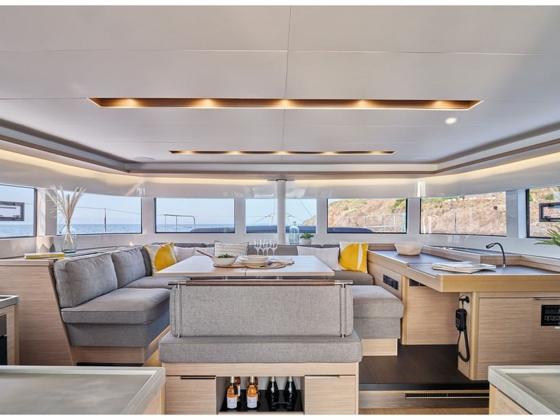 Porto-Cheli Katamaran 5 Kabine 10 Liegeplätze 10 Gäste 15.35 m Nummer des Inserats: #27474 2