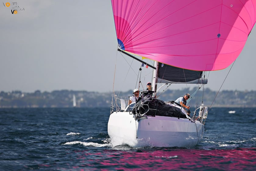 La Trinité-sur-Mer Sailboat 2 cabin 6 berths 6 guests 10.11 m Listing Number: #27484 3