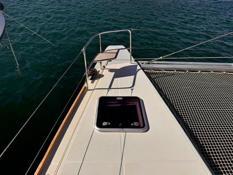 Lavrion Catamaran Cabine 4  8  slaapplaatsen 8  gasten 15.85 m Lijstnummer: #27490 3