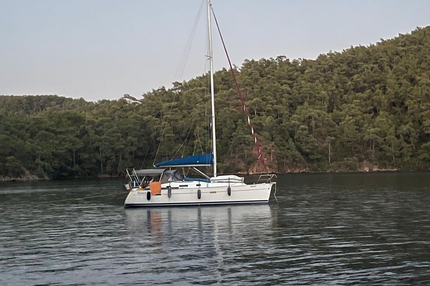 Karacasögüt Yelkenli 2 kabin Konaklama 4 kişi Seyir 4 kişi 35 ft İlan No: #27491