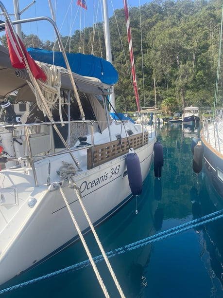 Karacasögüt Yelkenli 2 kabin Konaklama 4 kişi Seyir 4 kişi 35 ft İlan No: #27491 5