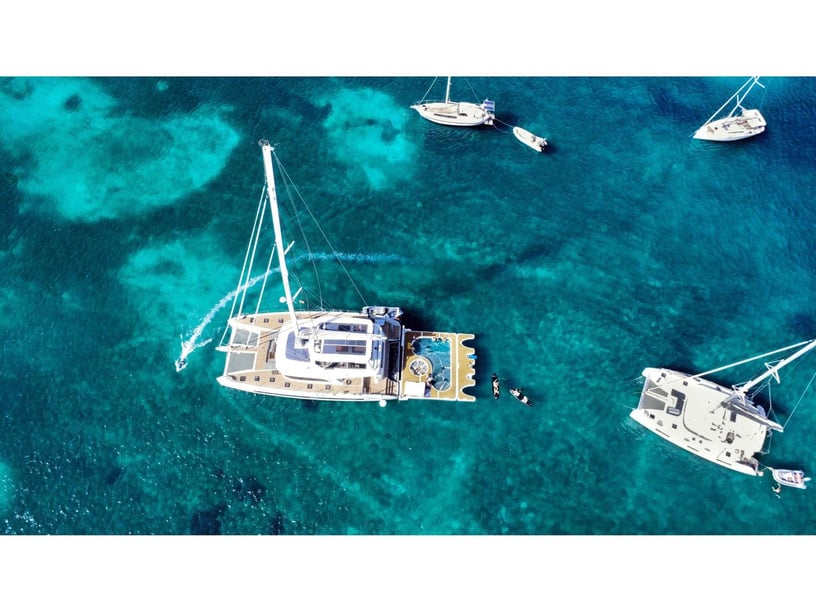 Kaštel Gomilica Catamaran Cabine 4  4  slaapplaatsen 4  gasten 20.55 m Lijstnummer: #27503