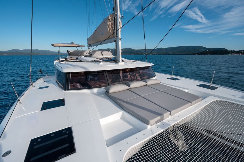 Castellammare di Stabia Katamaran 5 Kabine 13 Liegeplätze 13 Gäste 13.94 m Nummer des Inserats: #27511 3