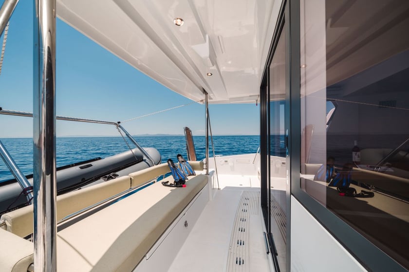 Vliho Catamaran Cabine 5  11  slaapplaatsen 11  gasten 12.85 m Lijstnummer: #27512 4