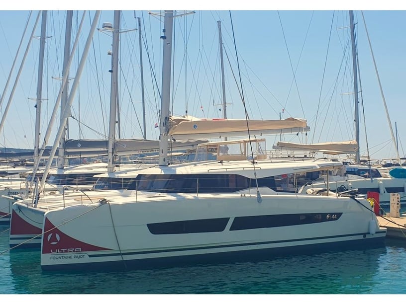 Seget Donji Catamaran 4 cabin 10 berths 10 guests 13.26 m Listing Number: #27516