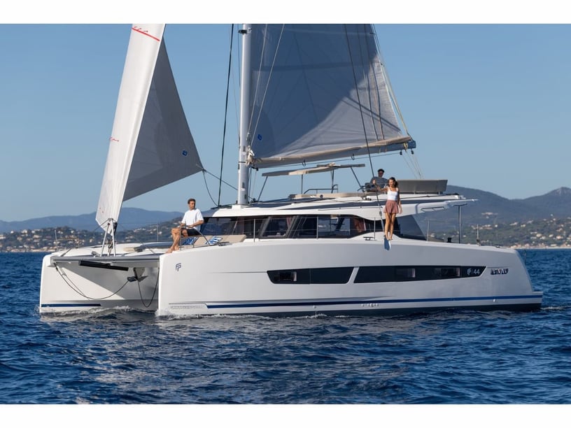 Seget Donji Catamaran Cabine 4  Couchettes 10  Invités 10  13.26 m Numéro de l'annonce: #27516
