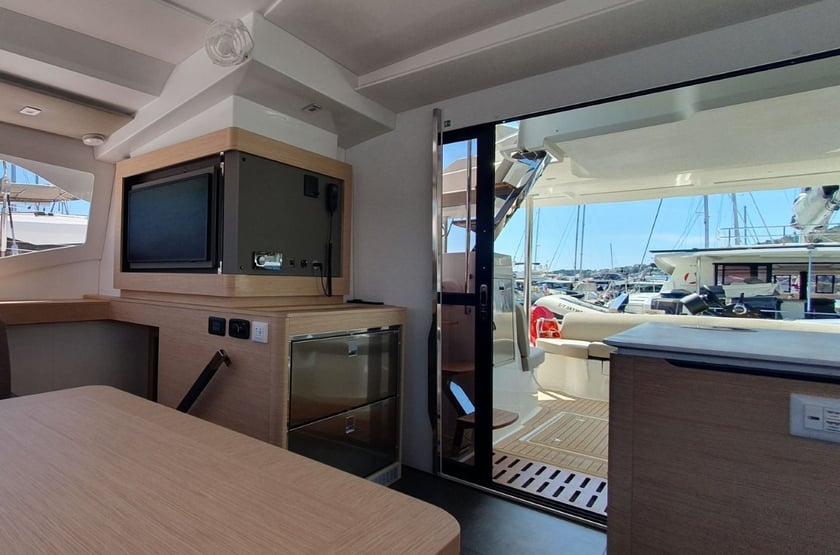 Seget Donji Catamaran 4 cabin 10 berths 10 guests 13.26 m Listing Number: #27516 5