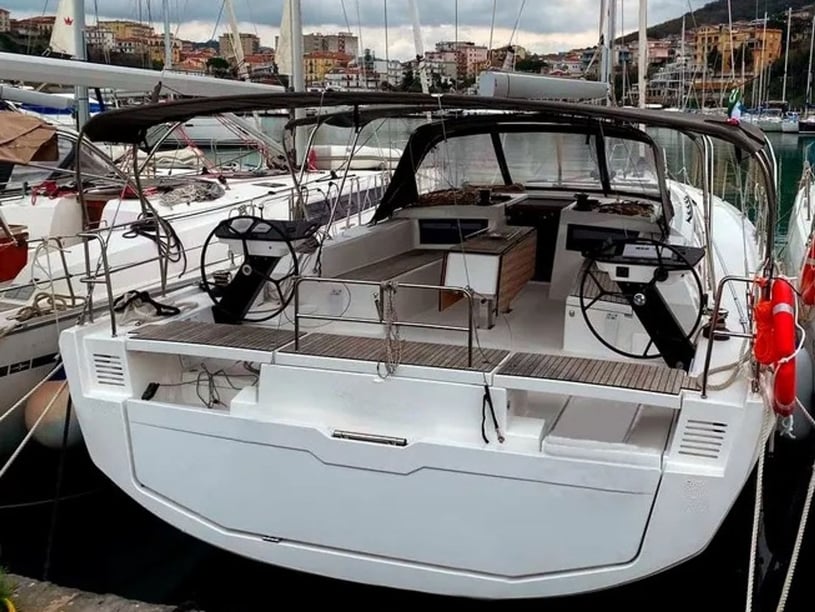 Agropoli Segelboot 6 Kabine 12 Liegeplätze 12 Gäste 14.32 m Nummer des Inserats: #27519