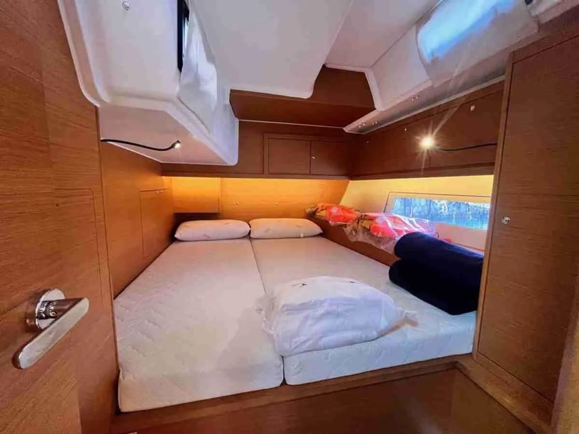 Agropoli Segelboot 6 Kabine 12 Liegeplätze 12 Gäste 14.32 m Nummer des Inserats: #27519 4