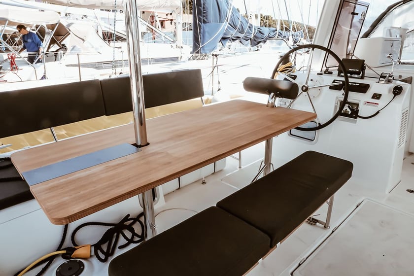 Punta Ala Velero Cabina 7  12  literas 12  invitados 14 m Número de anuncio: #27524 3