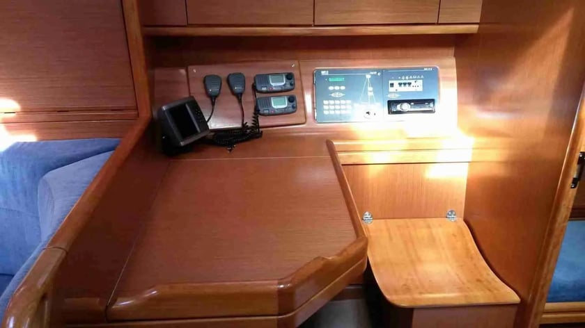 Rodi (IT) Yelkenli 3 kabin Konaklama 7 kişi Seyir 7 kişi 12.35 m İlan No: #27530 3