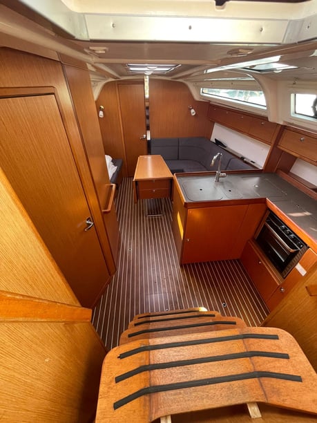 Punta Ala Sailboat 3 cabin 8 berths 8 guests 11.3 m Listing Number: #27532 3
