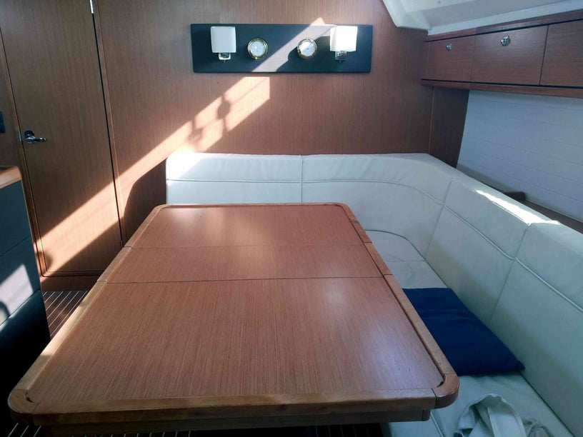 Agropoli Segelboot 4 Kabine 9 Liegeplätze 9 Gäste 14.02 m Nummer des Inserats: #27538 2