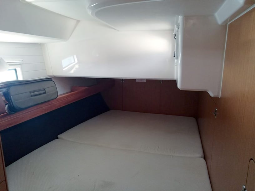 Agropoli Segelboot 4 Kabine 9 Liegeplätze 9 Gäste 14.02 m Nummer des Inserats: #27538 3