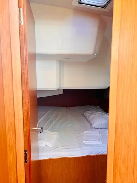 Punta Ala Barca a vela cabina 3  cuccette 8  8  ospiti 12.8 m Numero dell'inserzione: #27539 4