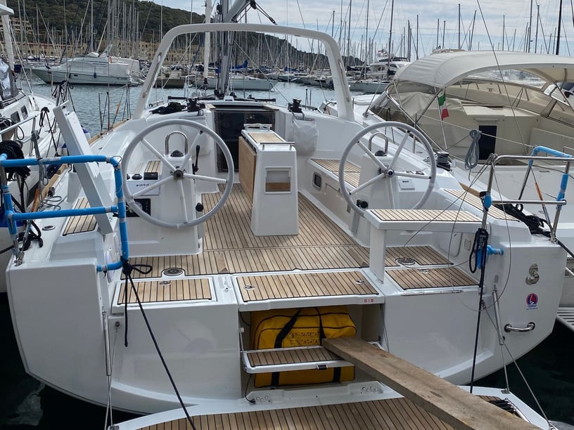 Punta Ala Barca a vela cabina 3  cuccette 7  7  ospiti 11.58 m Numero dell'inserzione: #27545