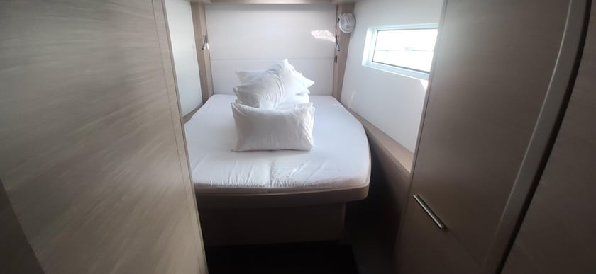 Kaštel Gomilica Catamarano cabina 6  cuccette 12  12  ospiti 15.35 m Numero dell'inserzione: #27550 5