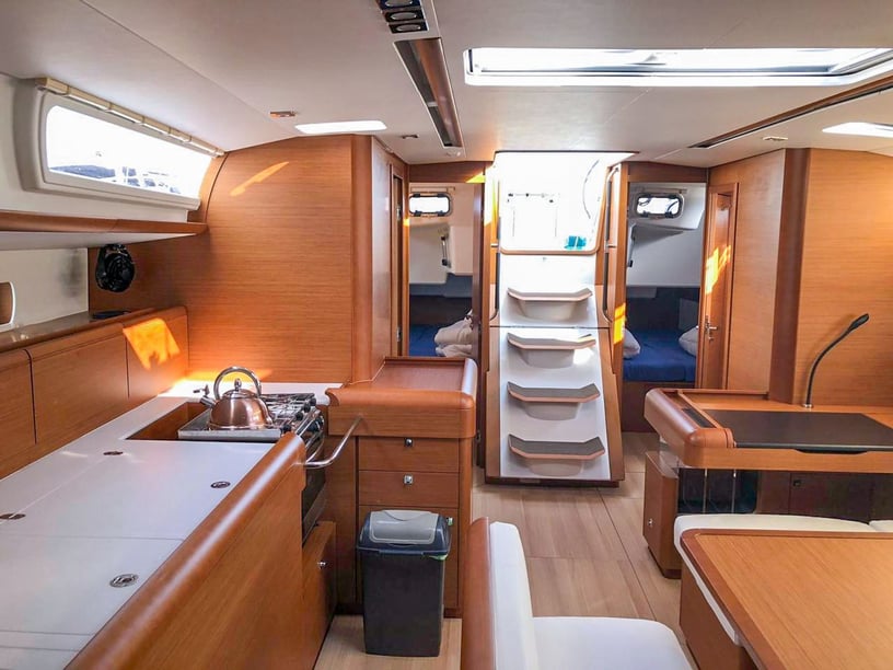 Palairos Voilier Cabine 6  Couchettes 12  Invités 12  15.75 m Numéro de l'annonce: #27554 2