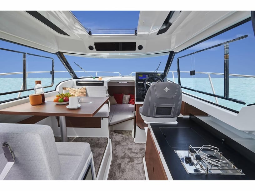 Pula Motorboot Cabine 1  4  slaapplaatsen 4  gasten 8.14 m Lijstnummer: #27556 2