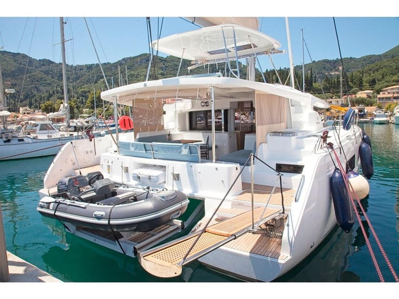 Mpenitses Catamaran 4 cabin 12 berths 12 guests 13.99 m Listing Number: #27571