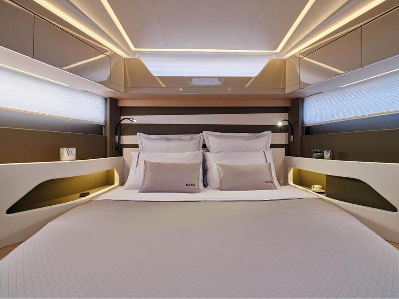 Portimão Motorboot Cabine 2  4  slaapplaatsen 12  gasten 13.03 m Lijstnummer: #27610 3