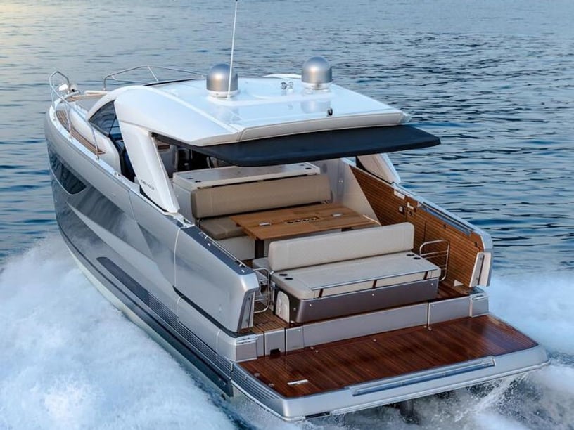 Portimão Motorboot Cabine 2  4  slaapplaatsen 12  gasten 13.03 m Lijstnummer: #27610 5