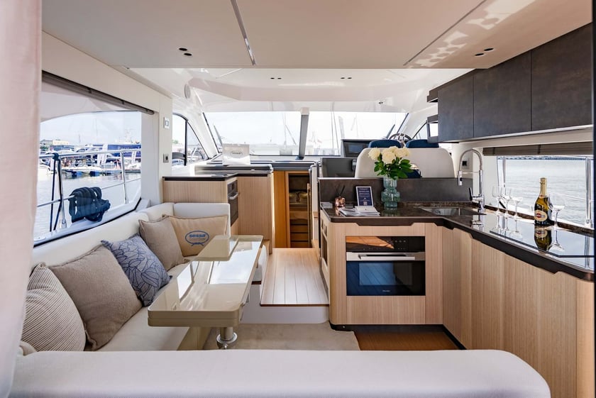 Sukošan Motoscafo cabina 4  cuccette 7  7  ospiti 13.72 m Numero dell'inserzione: #27620 2