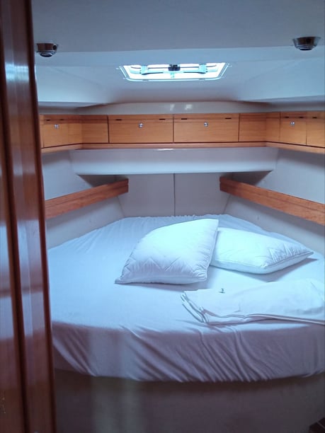 Volos Zeilboot Cabine 4  9  slaapplaatsen 9  gasten 14.4 m Lijstnummer: #27629 5