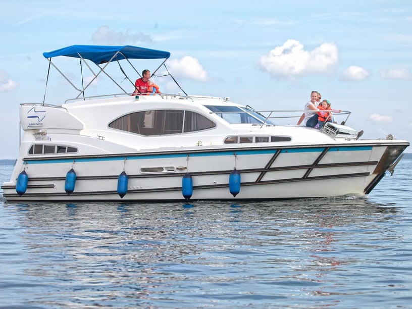 Rechlin Sürat Teknesi 2 kabin Konaklama 4 kişi Seyir 6 kişi 10.3 m İlan No: #27630