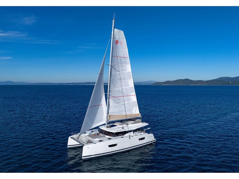 Cannigione Catamaran Cabine 5  13  slaapplaatsen 13  gasten 13.94 m Lijstnummer: #27653