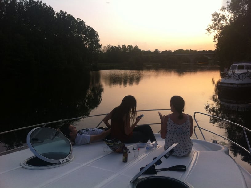 Grez-Neuville Bateau à moteur Cabine 4  Couchettes 10  Invités 10  13.4 m Numéro de l'annonce: #27662 4