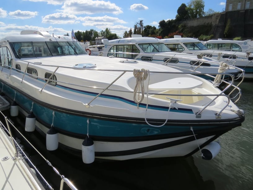 Grez-Neuville Bateau à moteur Cabine 4  Couchettes 10  Invités 10  13.4 m Numéro de l'annonce: #27662 5