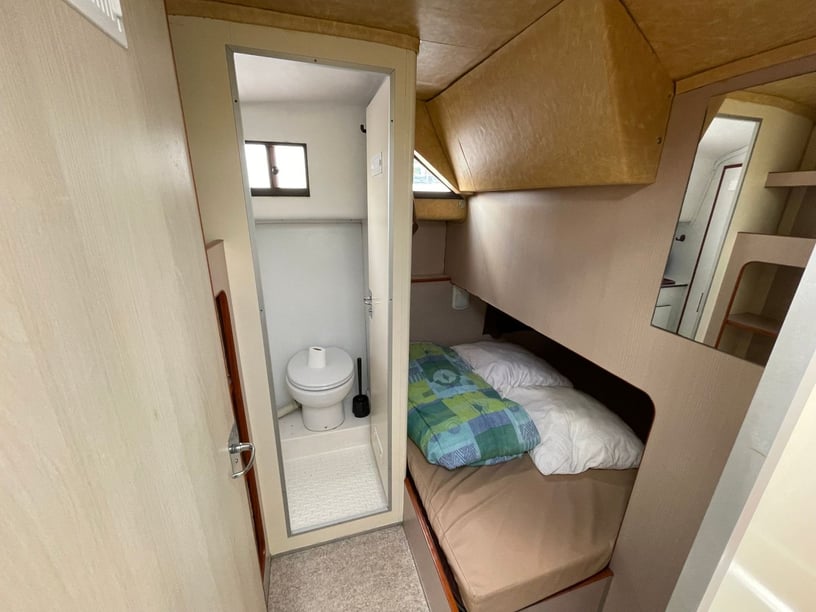 Sablé-sur-Sarthe Bateau à moteur Cabine 3  Couchettes 8  Invités 8  10 m Numéro de l'annonce: #27663 5