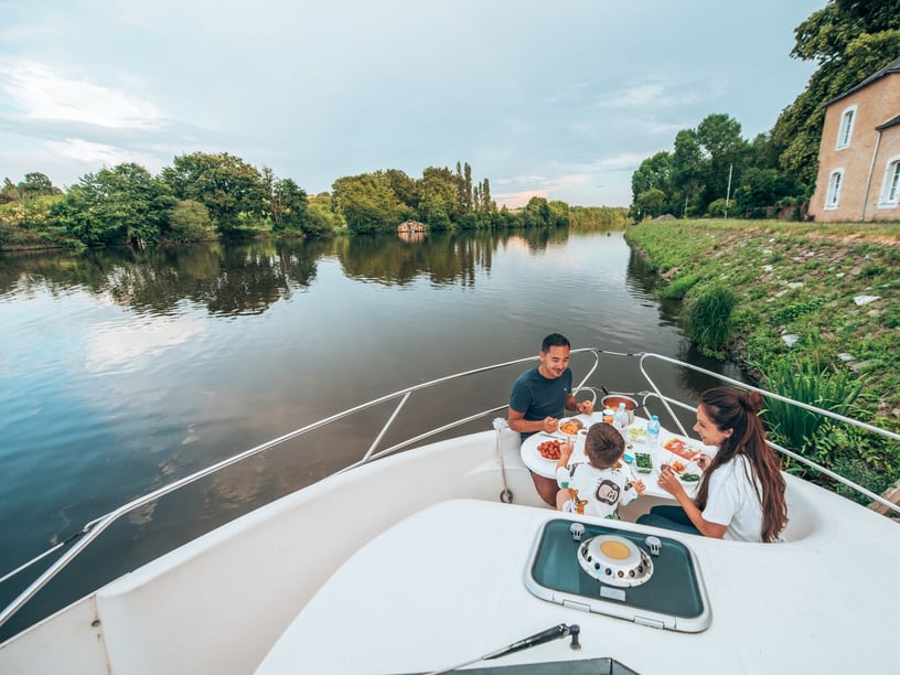 Grez-Neuville Bateau à moteur Cabine 2  Couchettes 4  Invités 7  9 m Numéro de l'annonce: #27665 5
