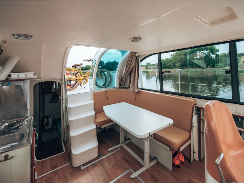 Grez-Neuville Bateau à moteur Cabine 2  Couchettes 4  Invités 7  9 m Numéro de l'annonce: #27665 2