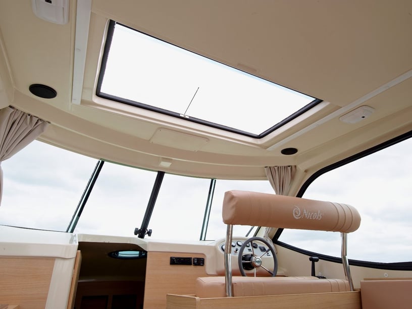 Sable-sur-Sarthe Motorboot 1 Kabine 2 Liegeplätze 4 Gäste 7.85 m Nummer des Inserats: #27671 3